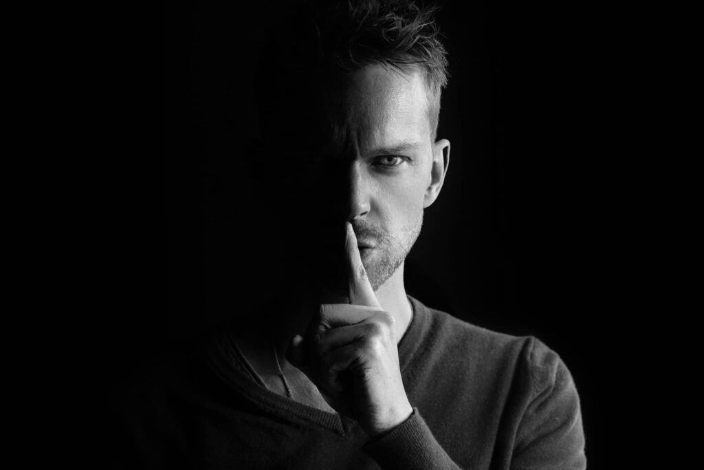 Ne mondj olyat más háta mögött, amit nem mondanál a szemébe